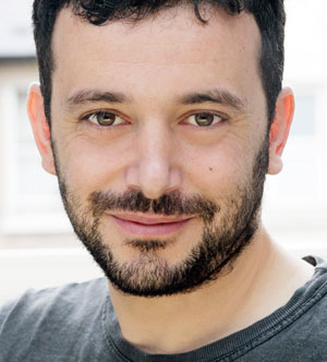 Alex Bellos headshot